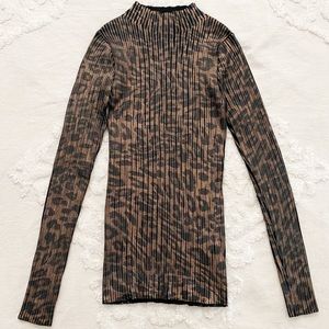 TOPSHOP Black Gold Metallic Leopard Animal Print Ribbed Mock Neck Sweater